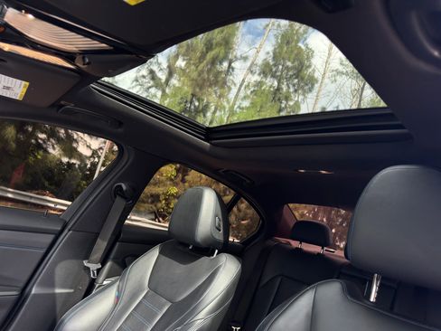 Used 2022 BMW 330i xDrive Sedan w/ Premium Package image 12