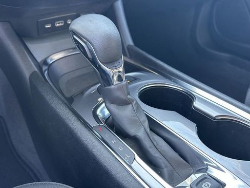 Used 2024 Chevrolet Malibu LT FWD image 15