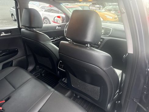 Used 2020 Kia Sportage EX image 30