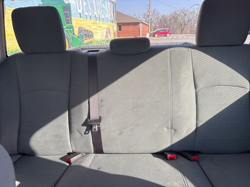 Used 2015 RAM 1500 Express image 17