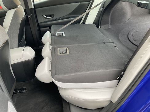 Used 2024 Hyundai Elantra Limited image 45