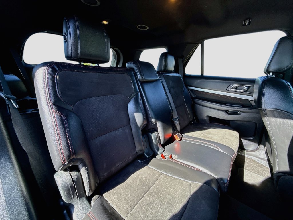Used 2018 Ford Explorer XLT w/ Equipment Group 202A FWD image 37