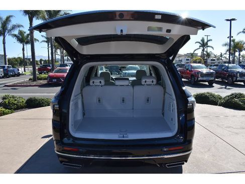 New 2026 Buick Enclave Avenir FWD image 6