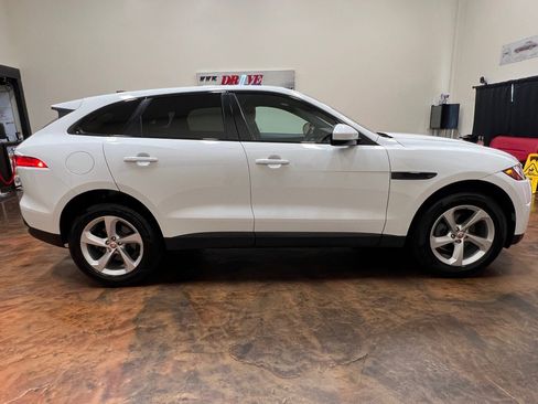Used 2020 Jaguar F-PACE Premium image 10