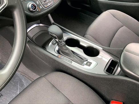 Used 2024 Chevrolet Malibu LT image 17