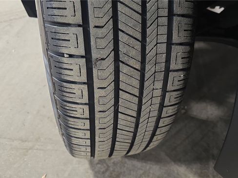 Used 2025 GMC Terrain Elevation w/ Elevation Premium Package image 30