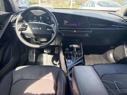 Used 2023 Kia Niro EX Touring FWD image 14