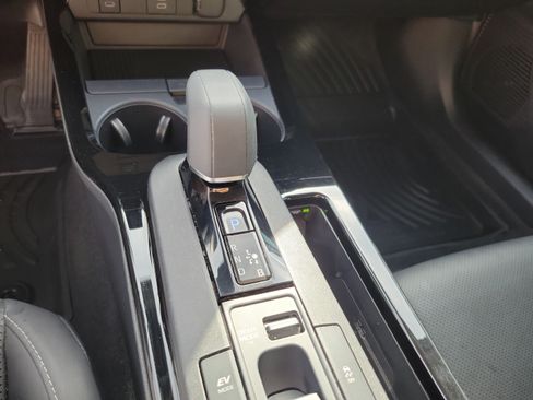 Used 2023 Toyota Prius XLE FWD image 20