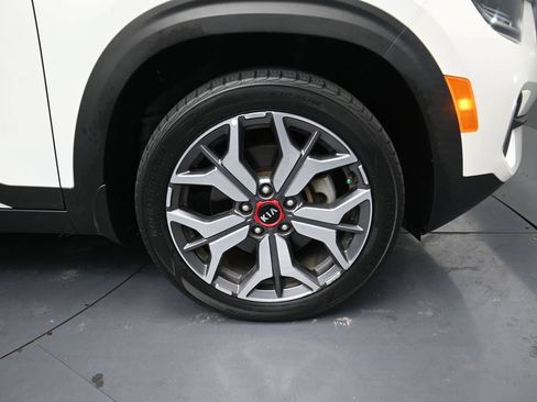 Used 2021 Kia Seltos SX w/ SX Sunroof Package AWD/4WD image 5