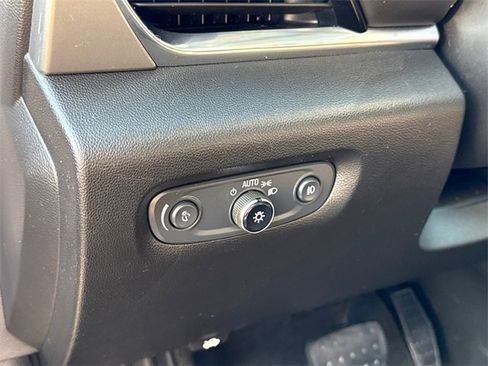 Used 2019 Chevrolet Traverse LT w/ LT Premium Package image 16