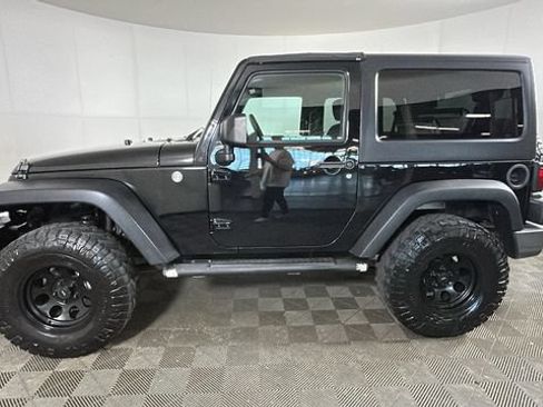 Used 2018 Jeep Wrangler Sport AWD/4WD image 5