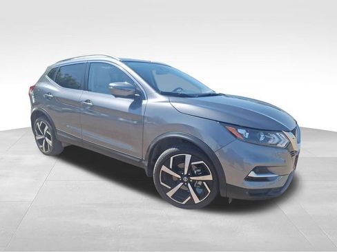 Certified 2022 Nissan Rogue Sport SL AWD/4WD image 1