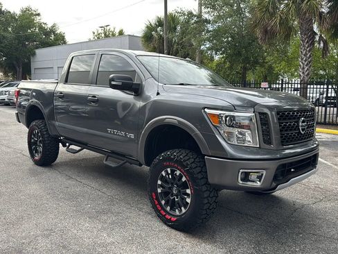 Used 2019 Nissan Titan PRO-4X AWD/4WD image 7
