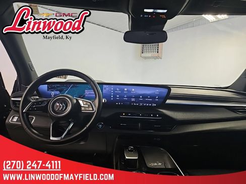 Used 2025 Buick Enclave Preferred FWD image 15