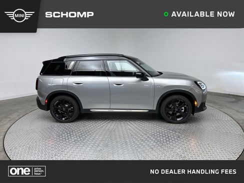 New 2025 MINI Cooper Countryman SE image 1