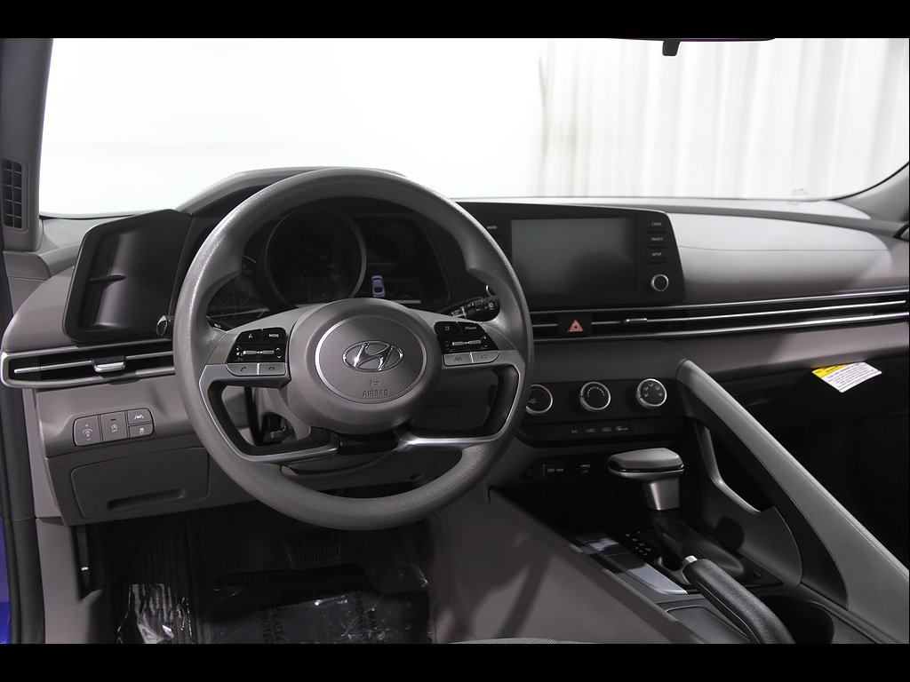 Used 2022 Hyundai Elantra SE FWD image 6