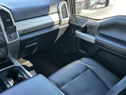 Used 2019 Ford F250 Lariat w/ Lariat Ultimate Package image 18
