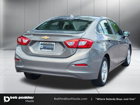 Used 2018 Chevrolet Cruze LT FWD image 25