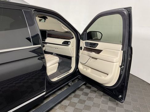 Used 2019 Lincoln Navigator L Reserve image 35