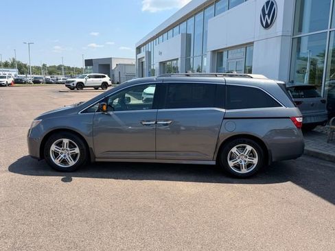 Used 2011 Honda Odyssey Touring Elite image 2