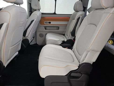 Used 2025 Volkswagen ID. Buzz 1st Edition AWD/4WD image 4