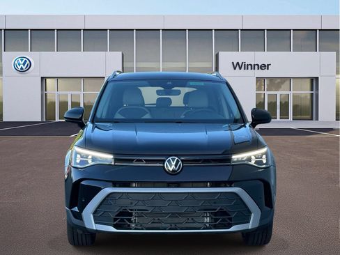 New 2026 Volkswagen Taos SE FWD image 9
