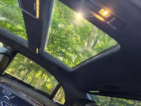 Used 2015 Mercedes-Benz S 63 AMG 4MATIC Sedan image 32