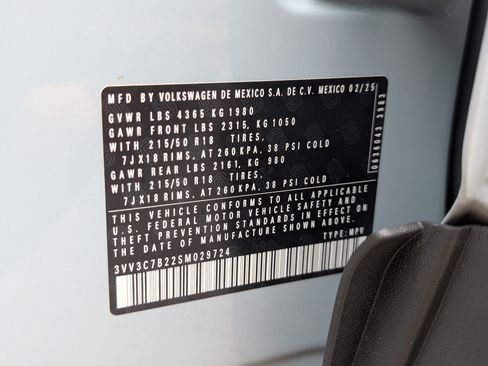 Used 2025 Volkswagen Taos SE FWD image 38