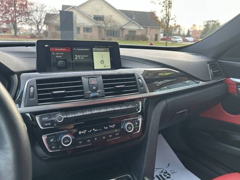 Used 2018 BMW 330i Gran Turismo xDrive image 19