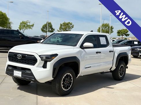 Used 2024 Toyota Tacoma TRD Off-Road image 3