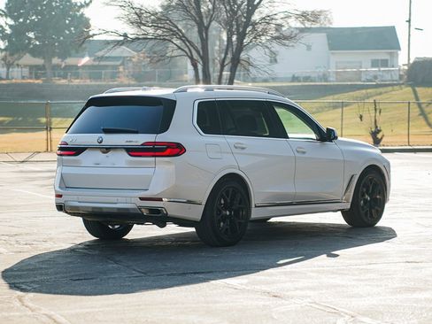 Used 2023 BMW X7 xDrive40i w/ Premium Package image 5