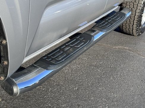 Used 2017 Toyota Tacoma SR image 33