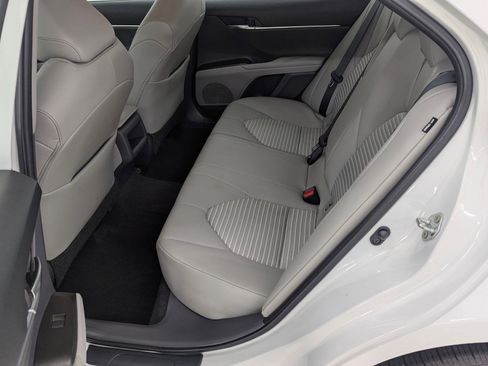 Used 2021 Toyota Camry SE image 14