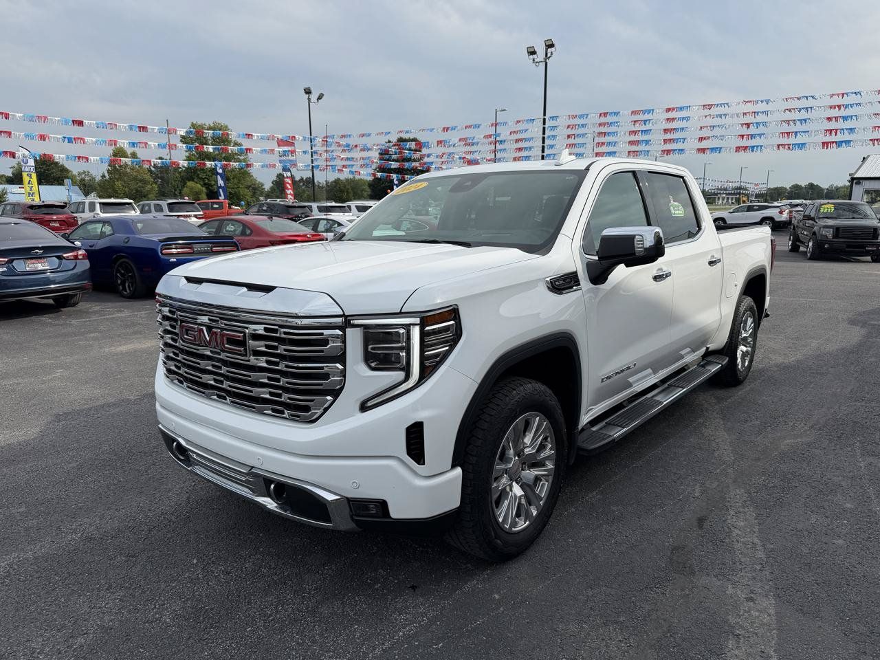 Used 2024 GMC Sierra 1500 Denali w/ Technology Package AWD/4WD image 12