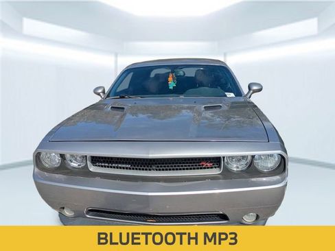 Used 2014 Dodge Challenger R/T image 2