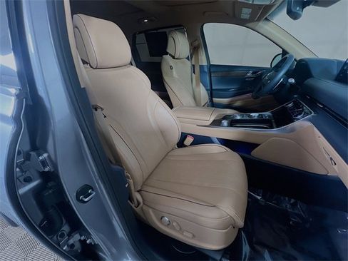 Used 2023 Genesis GV80 2.5T w/ Prestige Package image 29