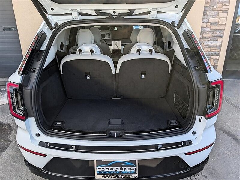 Used 2025 Volvo EX90 Ultra AWD/4WD image 32