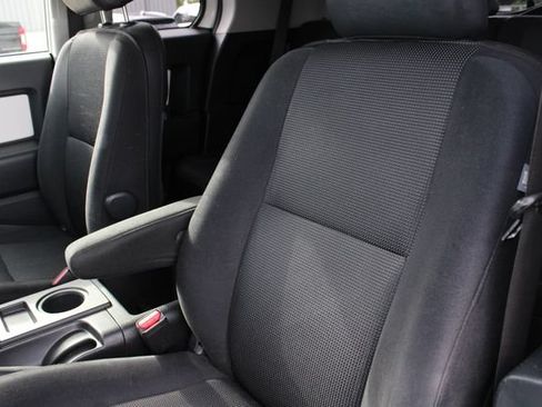 Used 2013 Toyota FJ Cruiser 4WD w/ Upgrade Pkg image 3