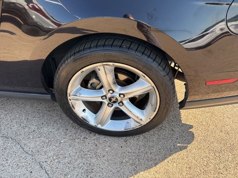 Used 2012 Ford Mustang GT Premium w/ HID Headlamps & Security Pkg image 5