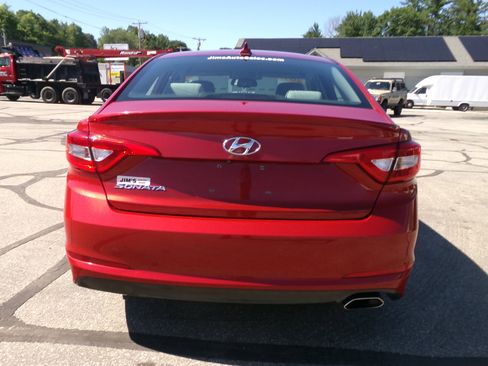 Used 2017 Hyundai Sonata SE w/ Cargo Package image 4