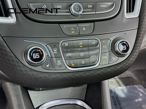 Used 2023 Chevrolet Malibu LT FWD image 22