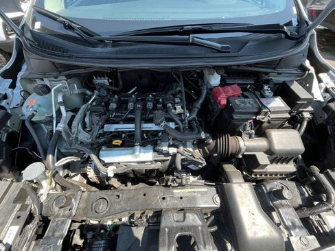Used 2025 Nissan Versa SV FWD image 31