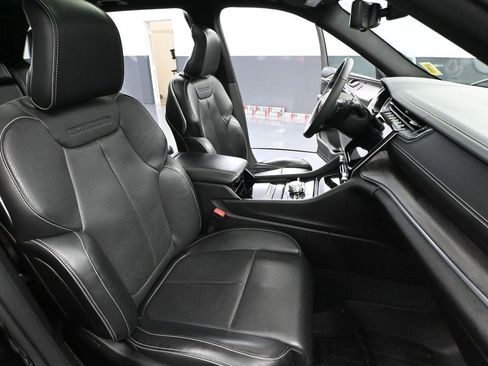 Used 2022 Jeep Grand Cherokee Overland w/ Luxury Tech Group IV image 55