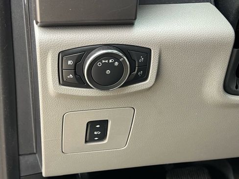 Used 2016 Ford F150 XLT w/ Equipment Group 302A Luxury image 26