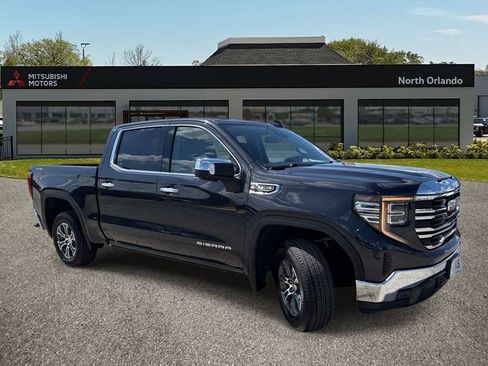 Used 2025 GMC Sierra 1500 SLT AWD/4WD image 7