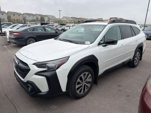 Used 2025 Subaru Outback Premium w/ Popular Package #1A image 12