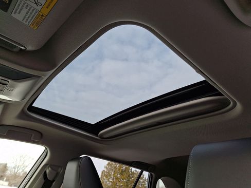 Used 2020 Toyota RAV4 Limited image 14