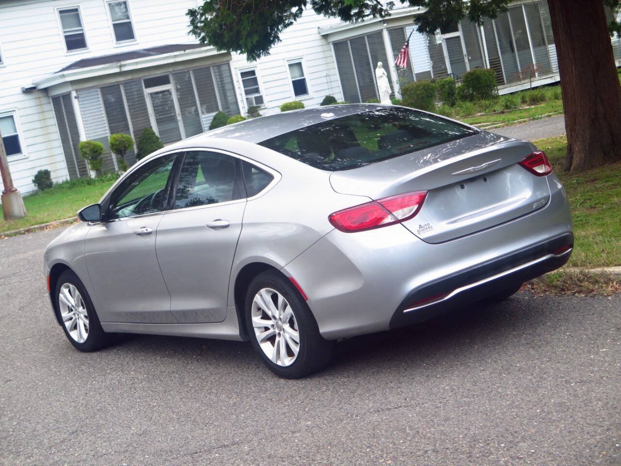 Used 2015 Chrysler 200 Limited w/ Convenience Group FWD image 31