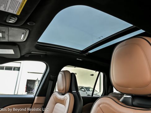 Used 2025 Lincoln Aviator Black Label w/ Jet Appearance Package image 27