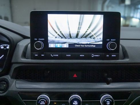 Used 2024 Honda CR-V LX image 21